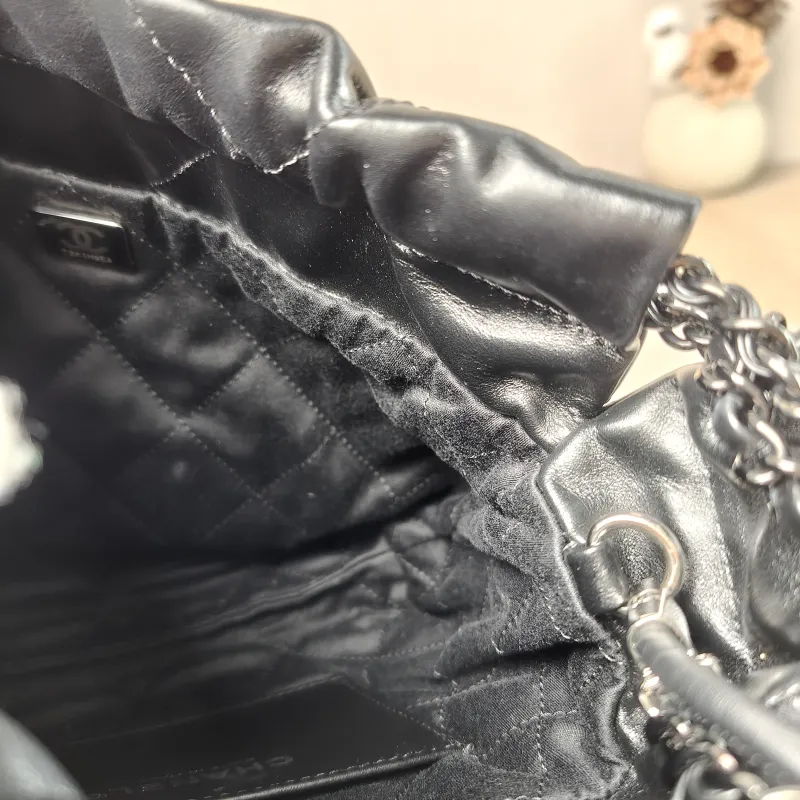 Chanel Shoulder Bag 22Bag Black CC alfskin Mini 20 × 6 × 19 cm — detail view 8 of 11