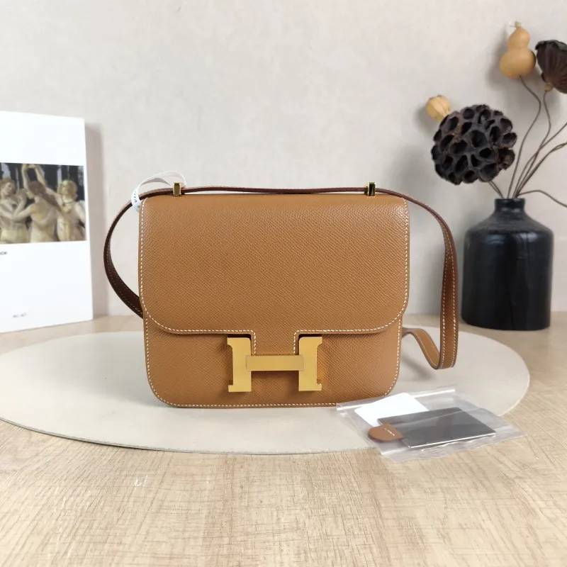 Hermès Crossbody Bag Constance 19 Gold-Tone Hardware Epsom Calfskinmini18 × 4 × 15 cm — cover view 6 of 6