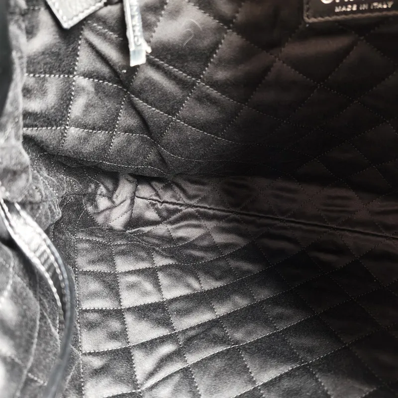 Chanel Shoulder Bag 22Bag Black CC alfskin Medium 39 × 8 × 42 cm — detail view 6 of 14