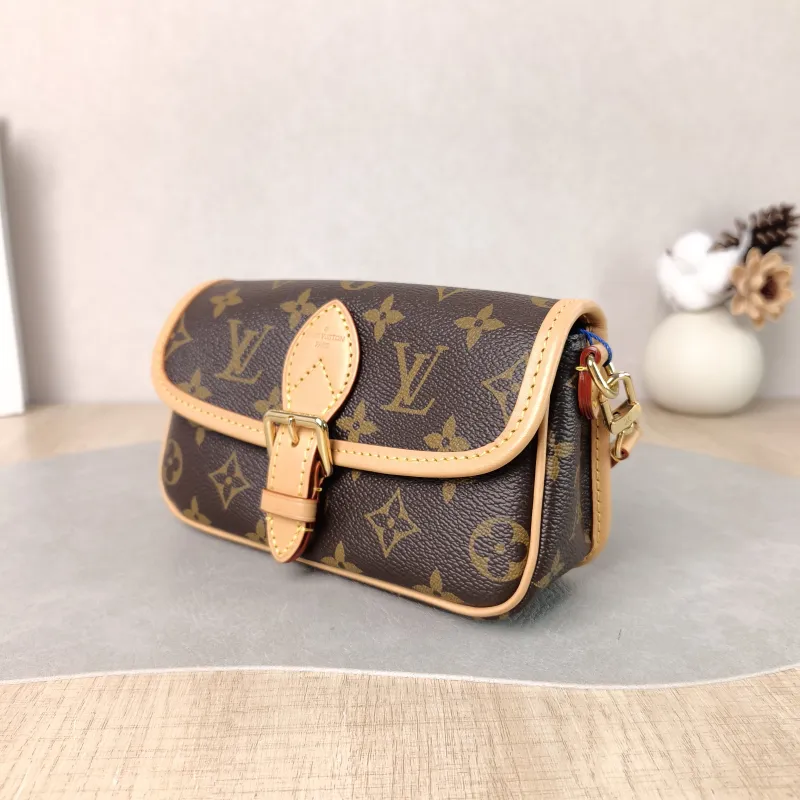 Louis Vuitton Crossbody Bag Diane Baguette Bag Monogram PVC nano 19 × 6 × 10.5 cm — cover view 5 of 6