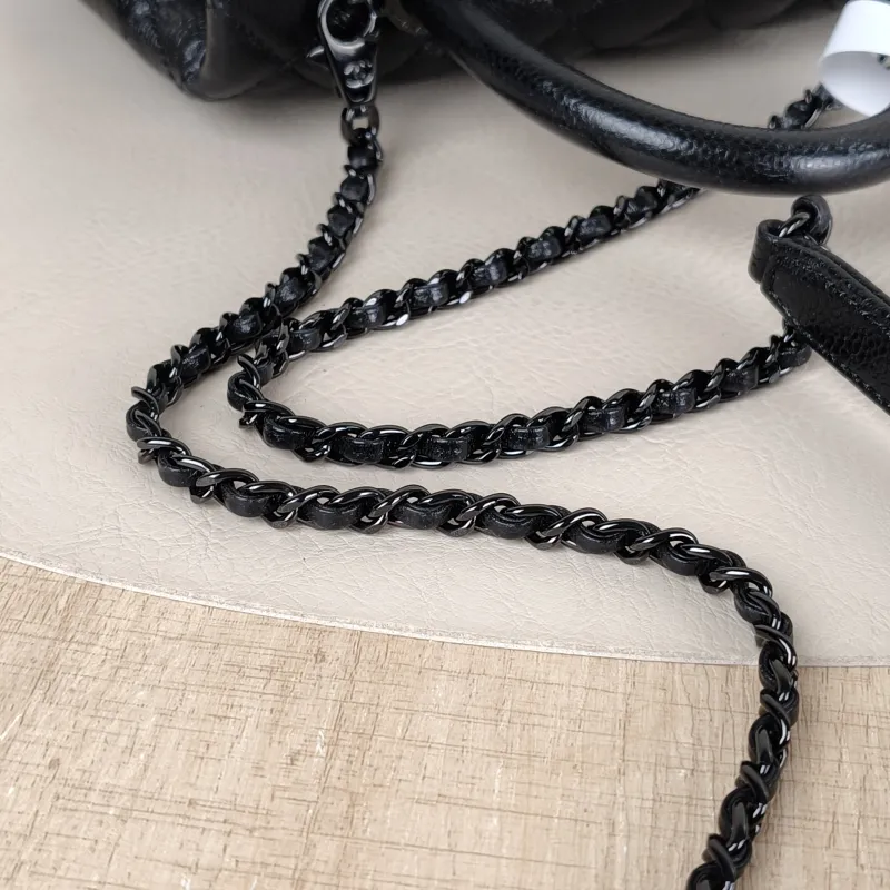 Chanel Crossbody Bag Coco Handle​Black Calfskin Small24 × 10 × 14 cm — detail view 5 of 16