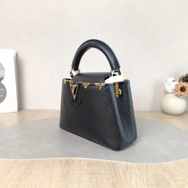 Louis Vuitton Crossbody Bag Capucines Black · Calfskin Mini 21 × 8 × 14 cm — cover view 2 of 5