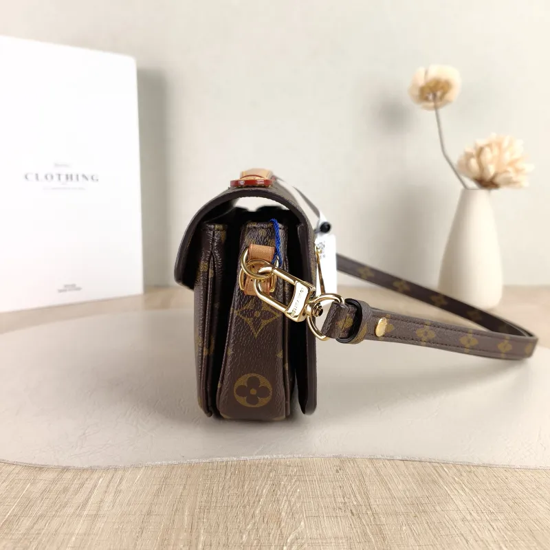 Louis Vuitton Crossbody Bag Pochette Métis East West Monogram PVC Small 21.5 × 6 × 13.5 cm — detail view 8 of 13