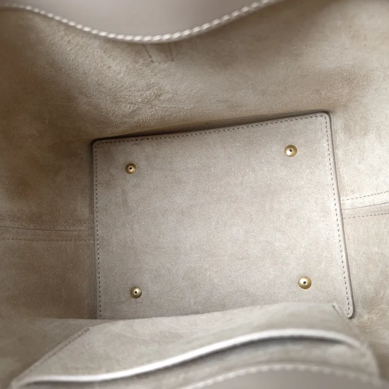 SAINT LAURENT Shoulder Bag LE 37 Brown Calfskin Small17 × 13 × 20 cm — detail view 13 of 13