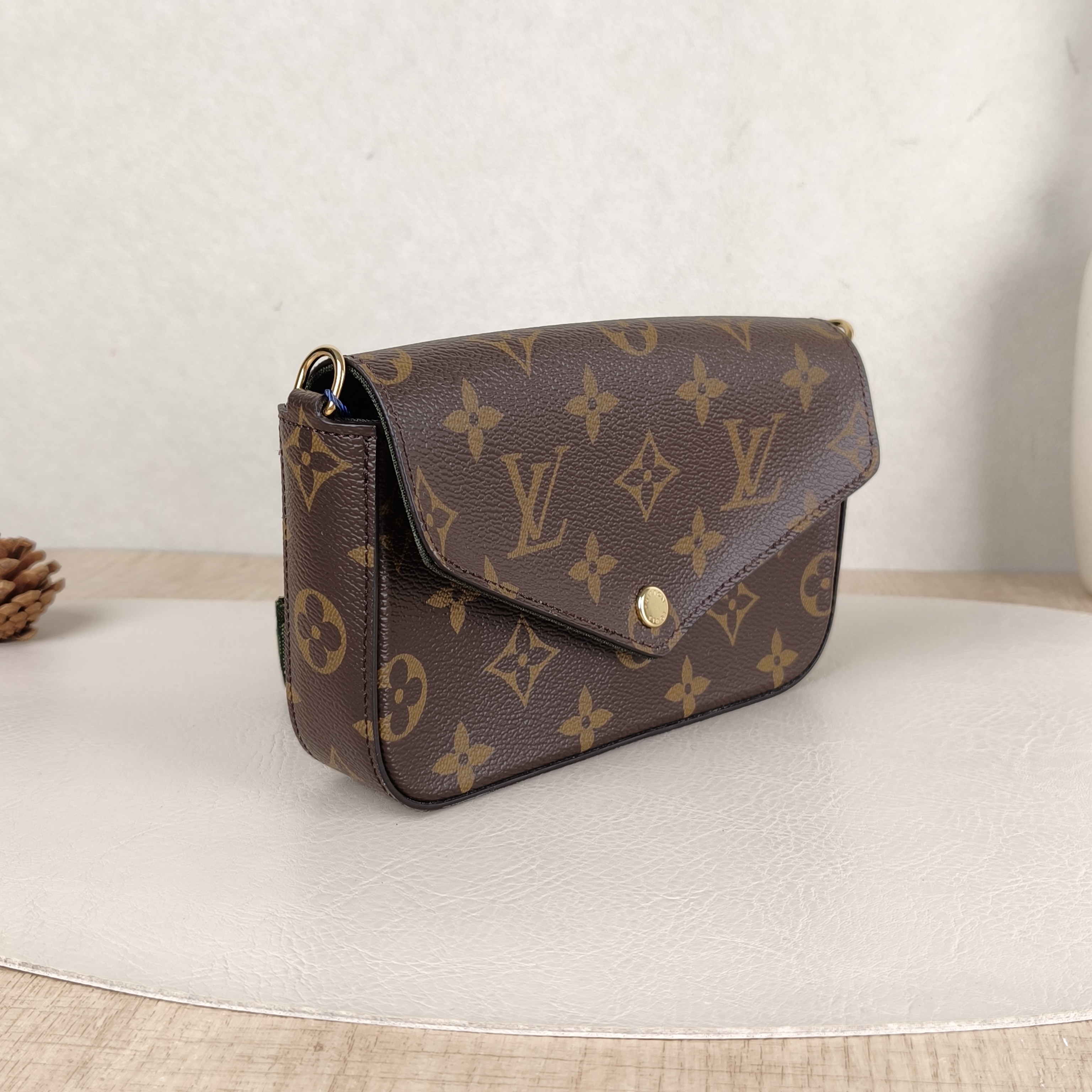 Louis Vuitton Crossbody Bag FÉLICIE STRAP & GO Monogram PVC Small17 × 3.5 × 9.6 cm — cover view 2 of 5