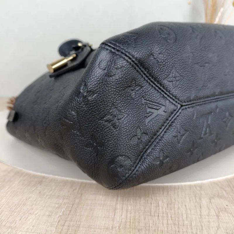 Louis Vuitton Shoulder Bag All In One Black Calfskin Small 40 × 15 × 22 cm — detail view 6 of 9