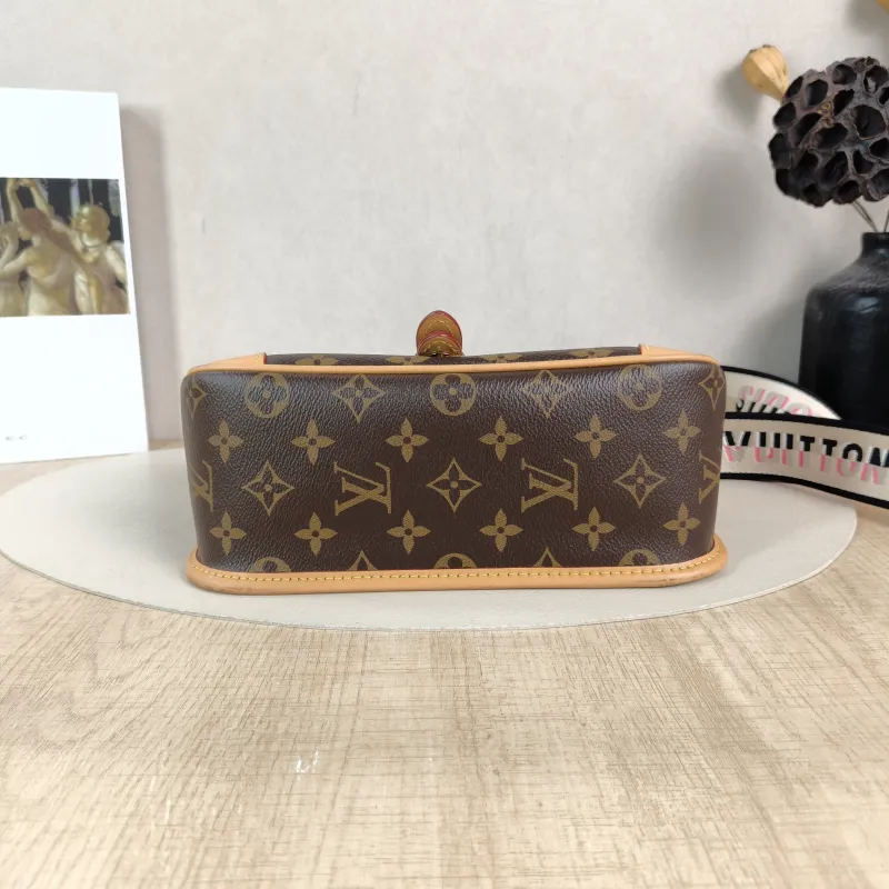 Louis Vuitton Crossbody Bag Diane Baguette Bag Shoulder Strap PVC Small24 × 9 × 15 cm — cover view 6 of 6