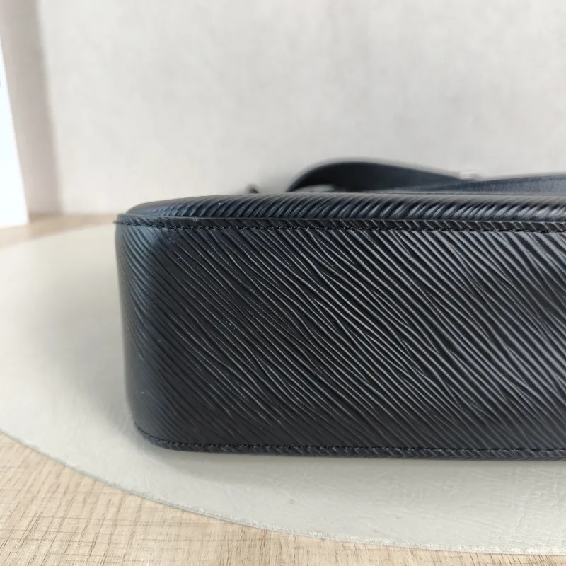 Louis Vuitton Crossbody Bag MARELLE Black Epi Embossed Calfskin Small 25 × 8 × 15 cm — detail view 9 of 10