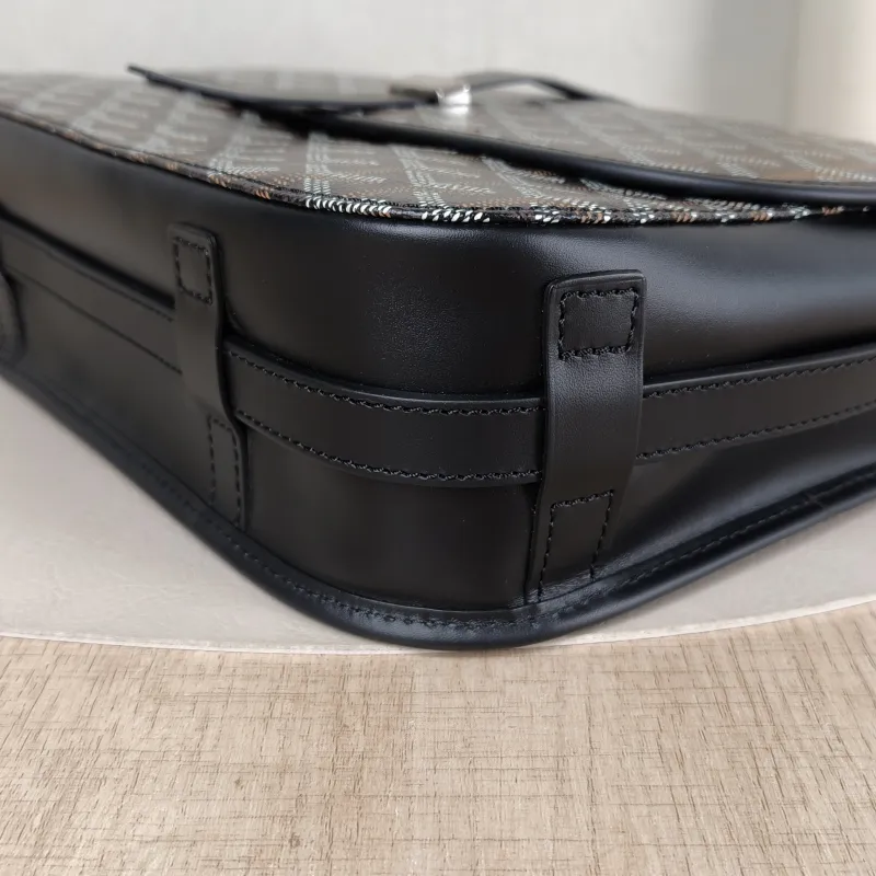 GOYARD Crossbody Bag BELVEDERE Messenger Bag Black Monogram PVC Medium 29 × 9 × 23 cm — detail view 10 of 11