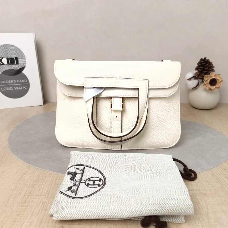 Hermès Shoulder Bag Halzan 25I2 Taurillon Clemence TC Calfskin Small25 × 8 × 17 cm — cover view 3 of 6