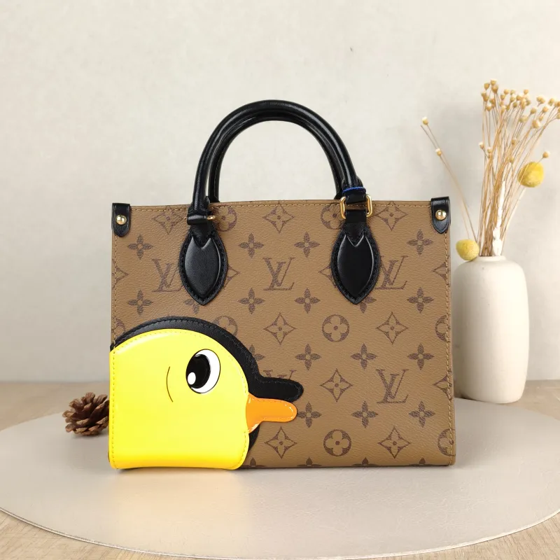 Louis Vuitton Top Handle Bag Onthego Monogram PVC Small25 × 11.5 × 19 cm Sun Yitian