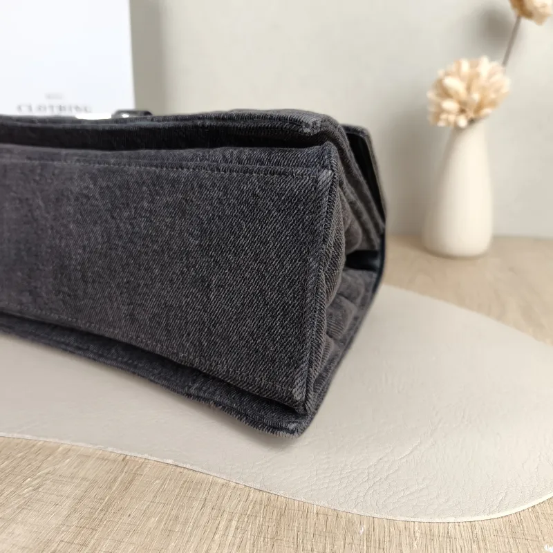 BALENCIAGA Shoulder Bag CRUSH Chain Bag Grey Medium 30 × 13 × 20 cm — detail view 4 of 12