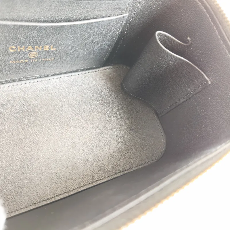 Chanel Crossbody Bag Edition Black Lambskin One Size 16 × 8 × 9.5 cm — detail view 5 of 14