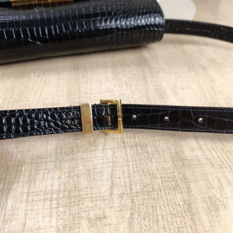 SAINT LAURENT Shoulder Bag MANHATTAN Black Calfskin Medium29 × 7.5 × 20 cm — detail view 7 of 12