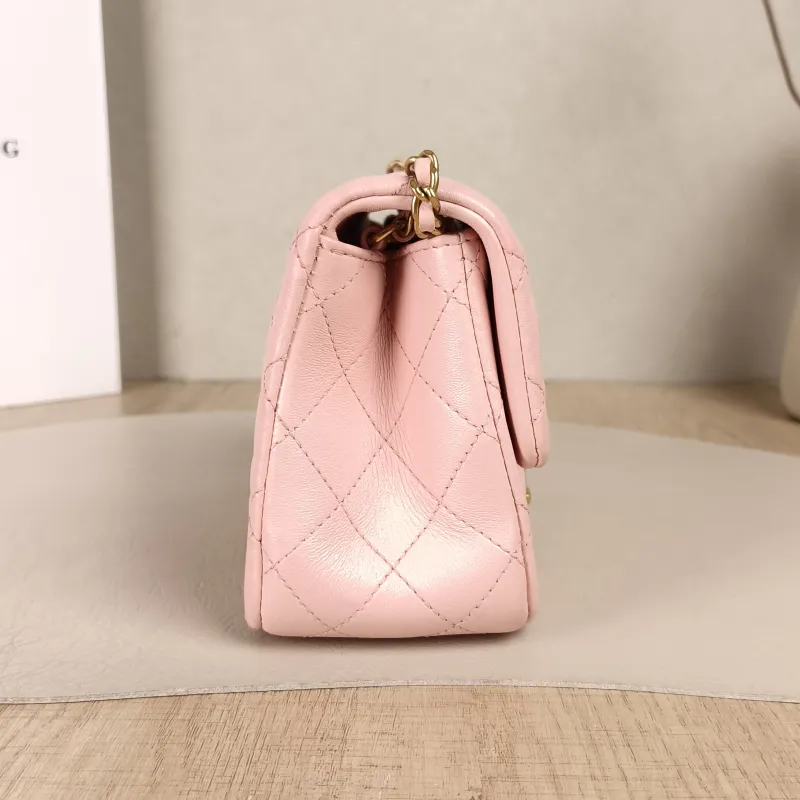 Chanel Crossbody Bag25b c Pink Lambskin mini18 × 7 × 13 cm — detail view 3 of 15