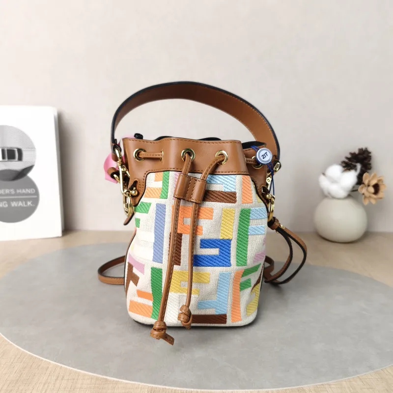 FENDI Crossbody Bag Mon Tresor Bucket Bag Canvasmini12 × 10 × 18 cm