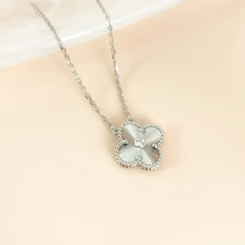 Van Cleef & Arpels Necklace Alhambra Alhambra Collection Necklace 20 White Gold Diamond18KW hite Gold Vintage Small 42cm — cover view 10 of 11