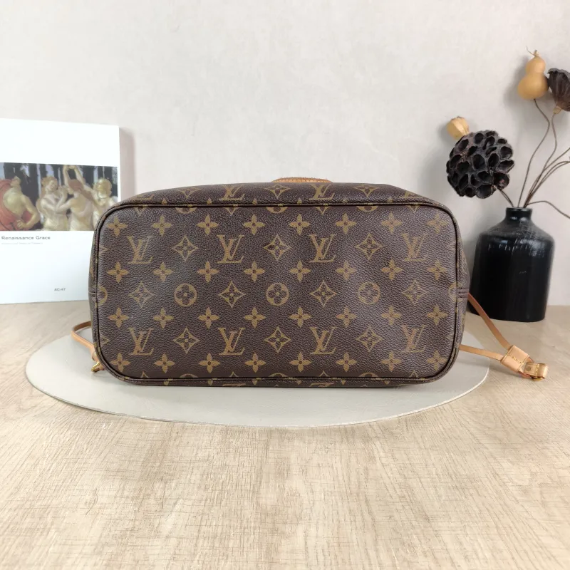 Louis Vuitton Shoulder Bag Neverfull Monogram PVC Medium 31 × 14 × 28 cm — cover view 5 of 5