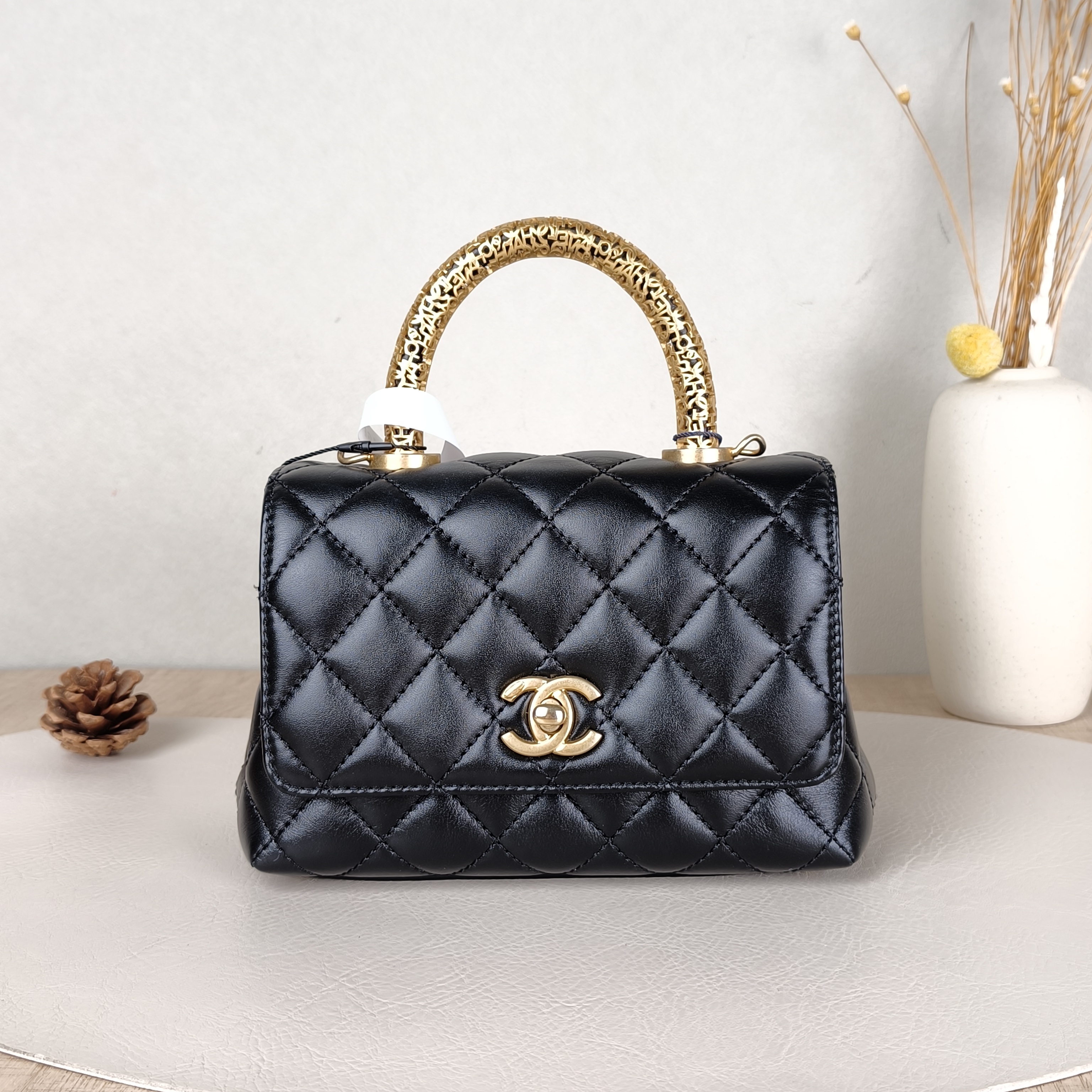 Chanel Crossbody Bag Edition coco handle Black Lambskinmini19 × 9 × 13 cm