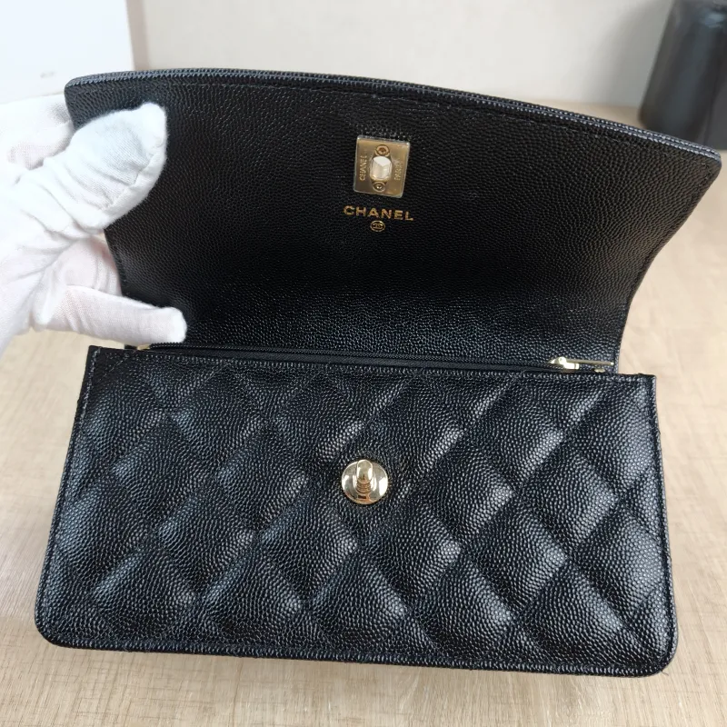 Chanel Crossbody Bag Black Calfskin One Size18.5 × 6 × 11 cm — detail view 7 of 12