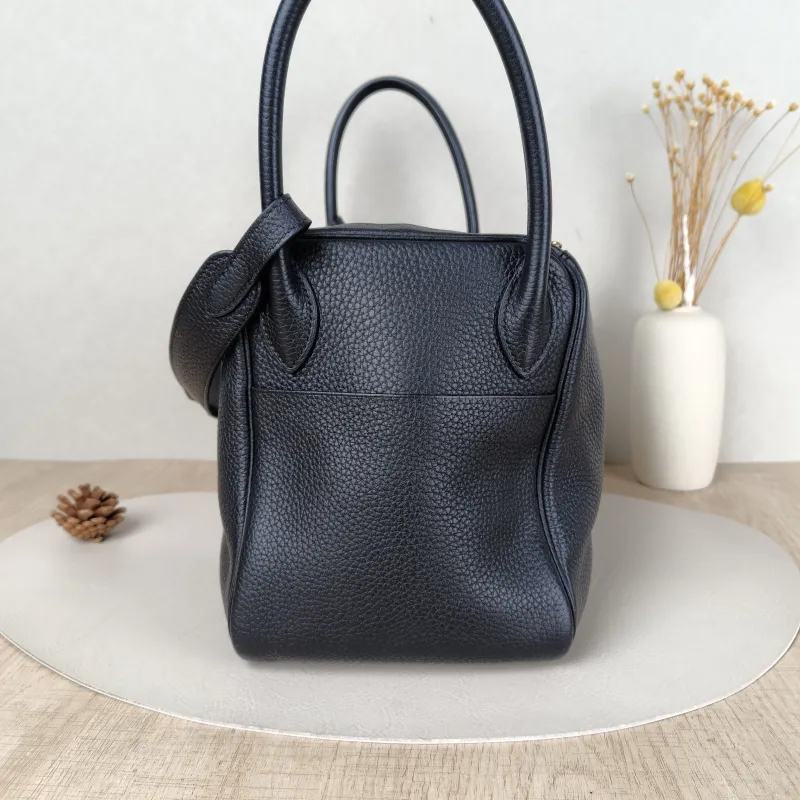 Hermès Crossbody Bag Lindy 3089Black Taurillon Clemence TC Calfskin Medium30 × 15 × 19 cm — detail view 2 of 13