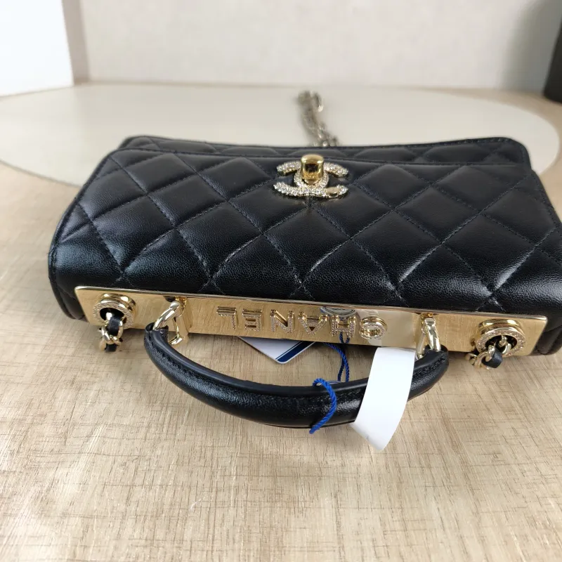 Chanel Crossbody Bag trendy cc woc Black Lambskin Mini 19.2 × 3.5 × 12.3 cm — detail view 1 of 11