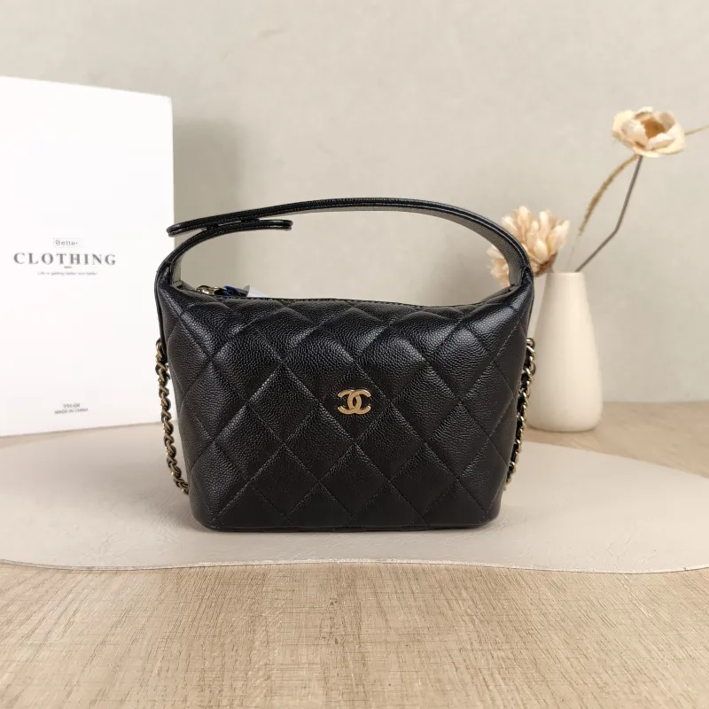 Chanel Crossbody Bag Crossbody Bag Black Grained Calfskin One Size21.5 × 7.5 × 19 cm