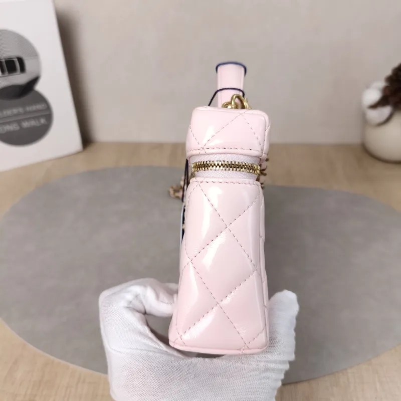 Chanel Crossbody Bag26c lp Vanity Case Bag Pink Calfskin One Size19.5 × 5 × 17 cm — detail view 19 of 19