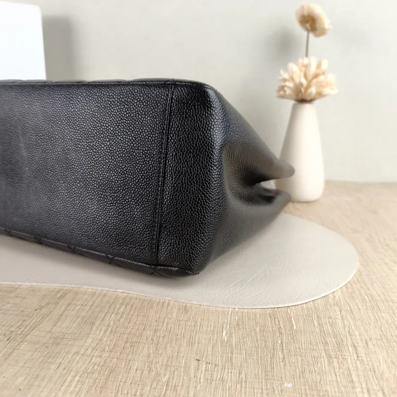 Chanel Shoulder Bag Grand Shopping Tote​ GST Shopping Tote Black Grained Calfskin Large 33 × 13 × 24 cm 15 — detail view 3 of 12