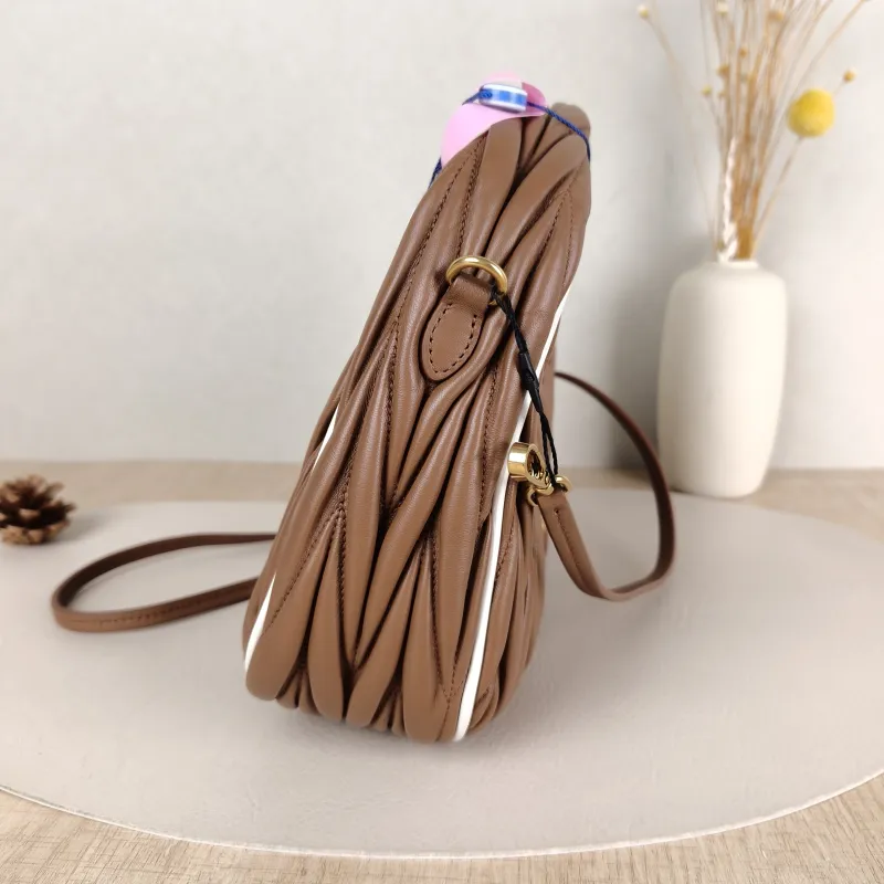 Miumiu Shoulder Bag Wander Matelassé Hobo Lambskin Small 20 × 6 × 17 cm — detail view 1 of 12