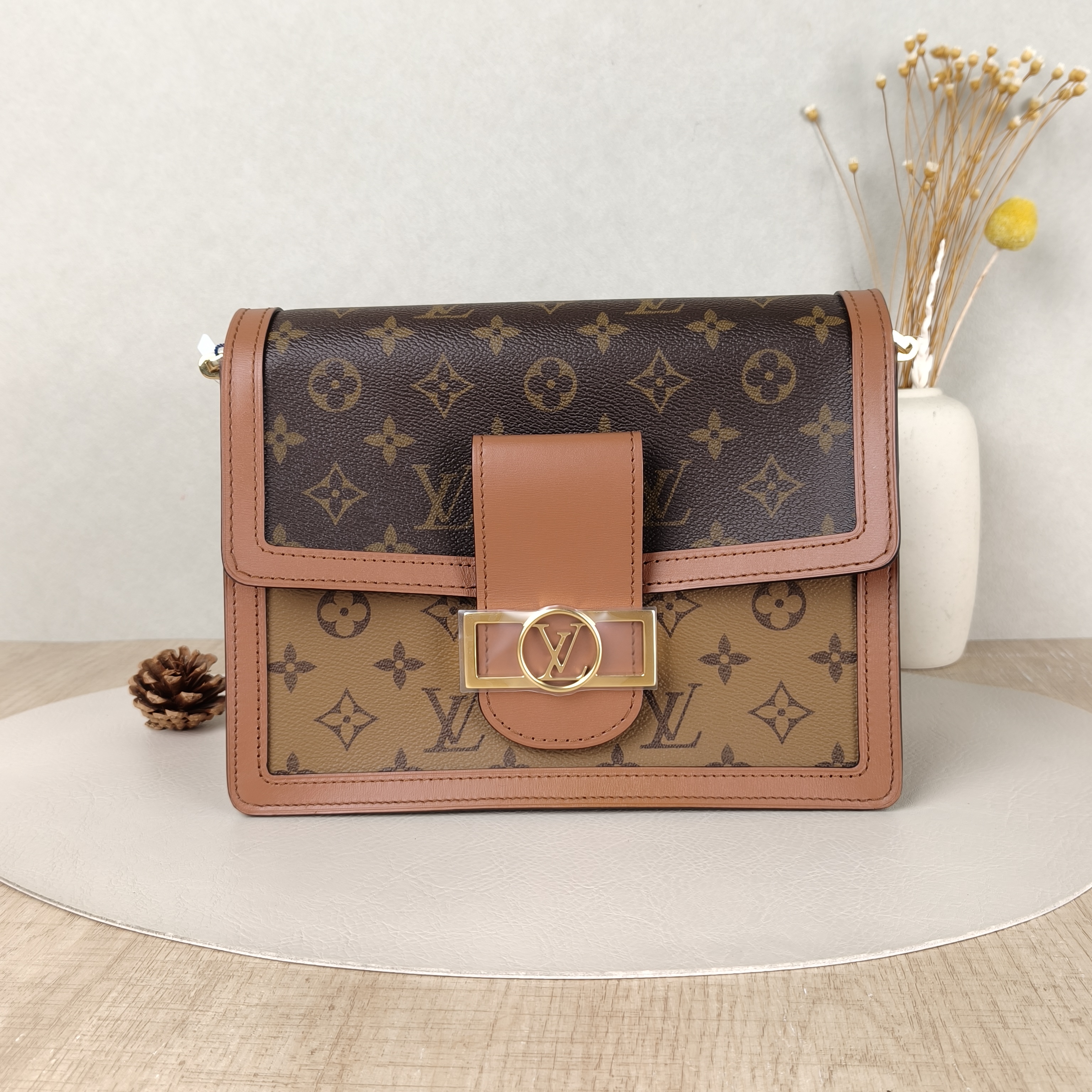 Louis Vuitton Crossbody Bag Dauphine Monogram PVC Medium25 × 10.5 × 17 cm