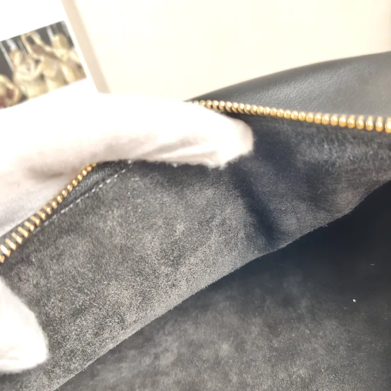 CELINE Shoulder Bag LULU hobo Black Calfskin Large 38 × 8 × 42 cm — detail view 6 of 11
