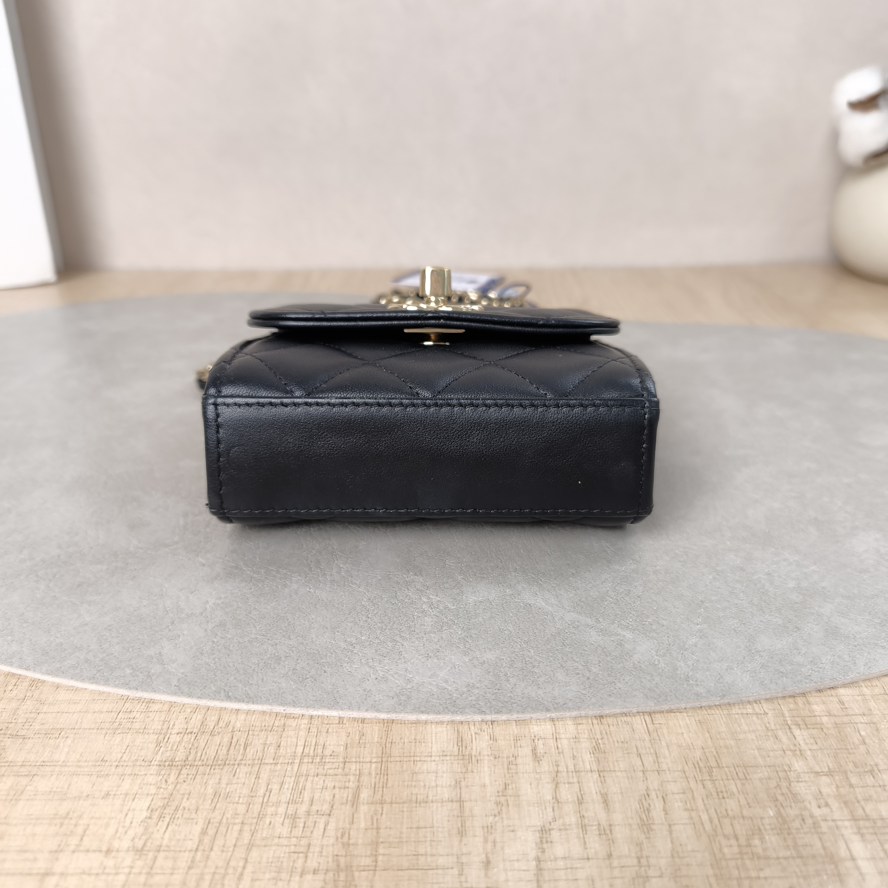 Chanel Crossbody Bagtrendy cc woc Black Lambskin Mini11 × 4 × 10 cm — cover view 3 of 5