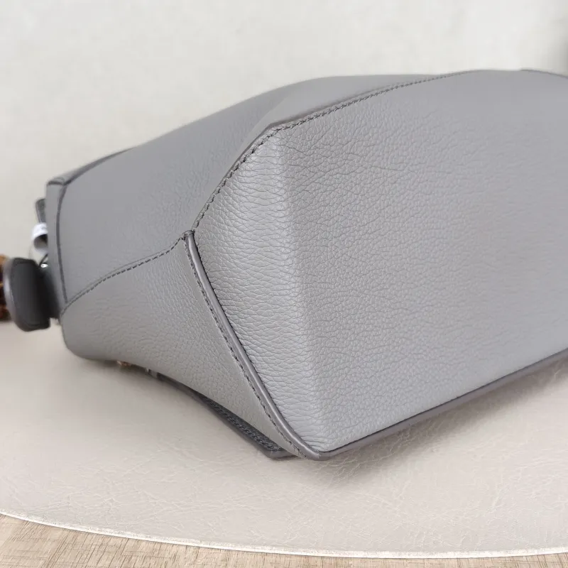 LOEWE Crossbody Bag Puzzle Grey CC alfskin Small24 × 10.5 × 16.5 cm — detail view 4 of 14