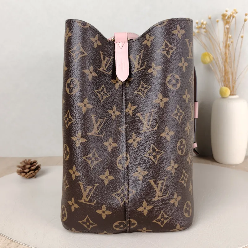 Louis Vuitton Shoulder Bag NÉONOÉ Bucket Bag PVC Medium 26 × 17.5 × 26 cm — detail view 5 of 9