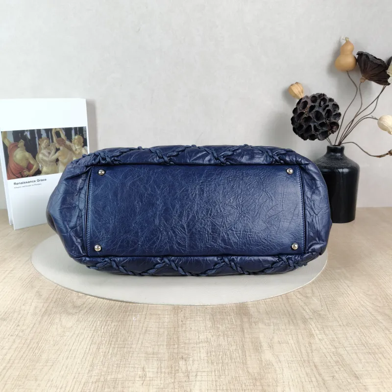 Chanel Shoulder Bag tote Blue Calfskin One Size31 × 14 × 21 cm — cover view 3 of 6