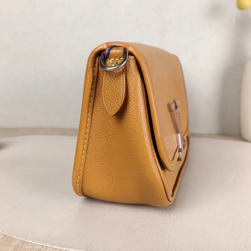 Louis Vuitton Shoulder Bag BUCI Epi Embossed Calfskin One Size 24.5 × 9 × 15.5 cm — detail view 10 of 11