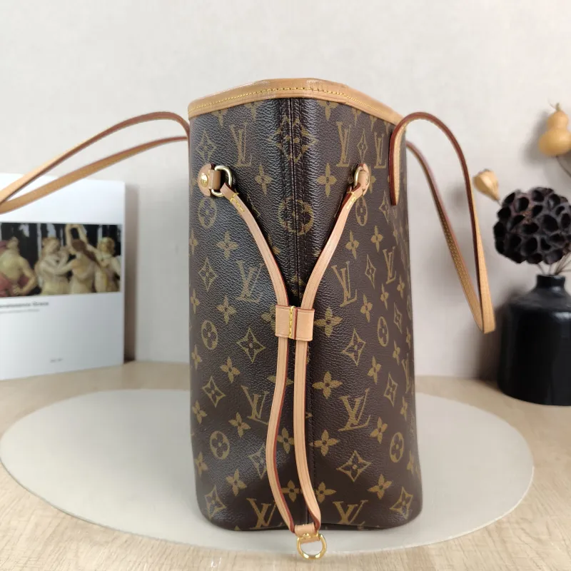 Louis Vuitton Shoulder Bag Neverfull Monogram PVC Medium31 × 14 × 28 cm — detail view 6 of 12