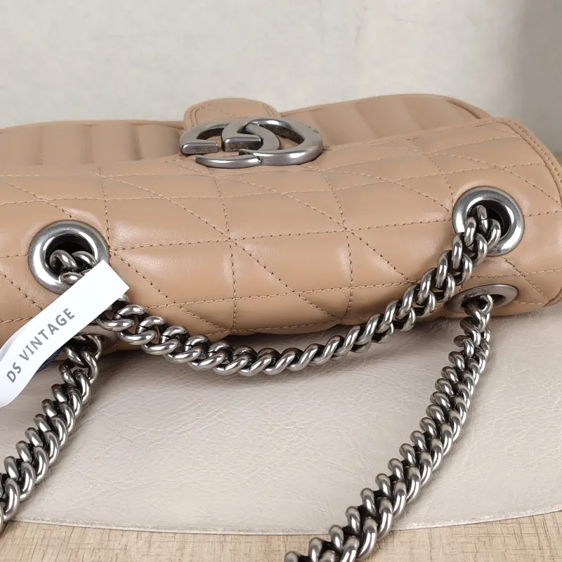 GUCCI Crossbody Bag GG Marmont Small Marmont 22 Taupe Calfskin Small 22 × 6 × 13 cm — detail view 3 of 12