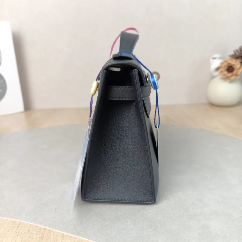 Hermès Top Handle Bag Mini kelly 89Black Swift Calfskin One Size 22 × 7 × 13 cm B — detail view 8 of 10