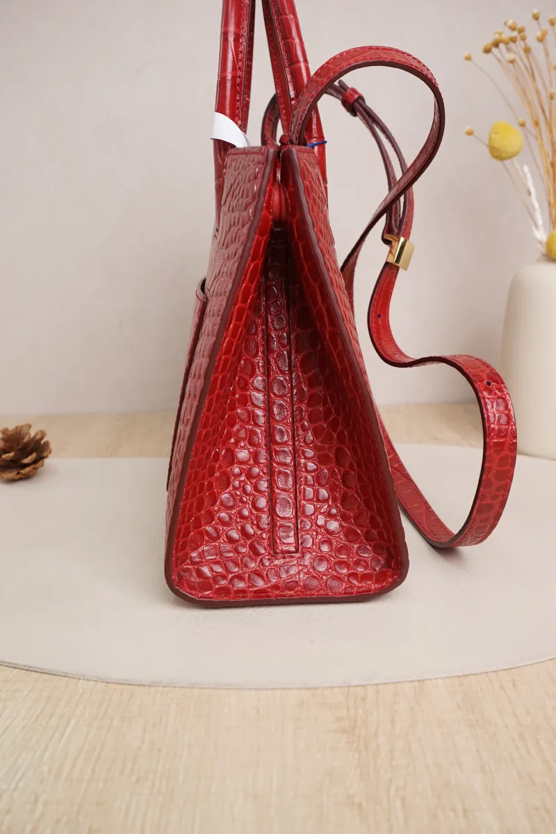 BURBERRY Crossbody Bag Top Handle Crossbody Bag Red Calfskin One Size27 × 11 × 20 cm — detail view 8 of 18