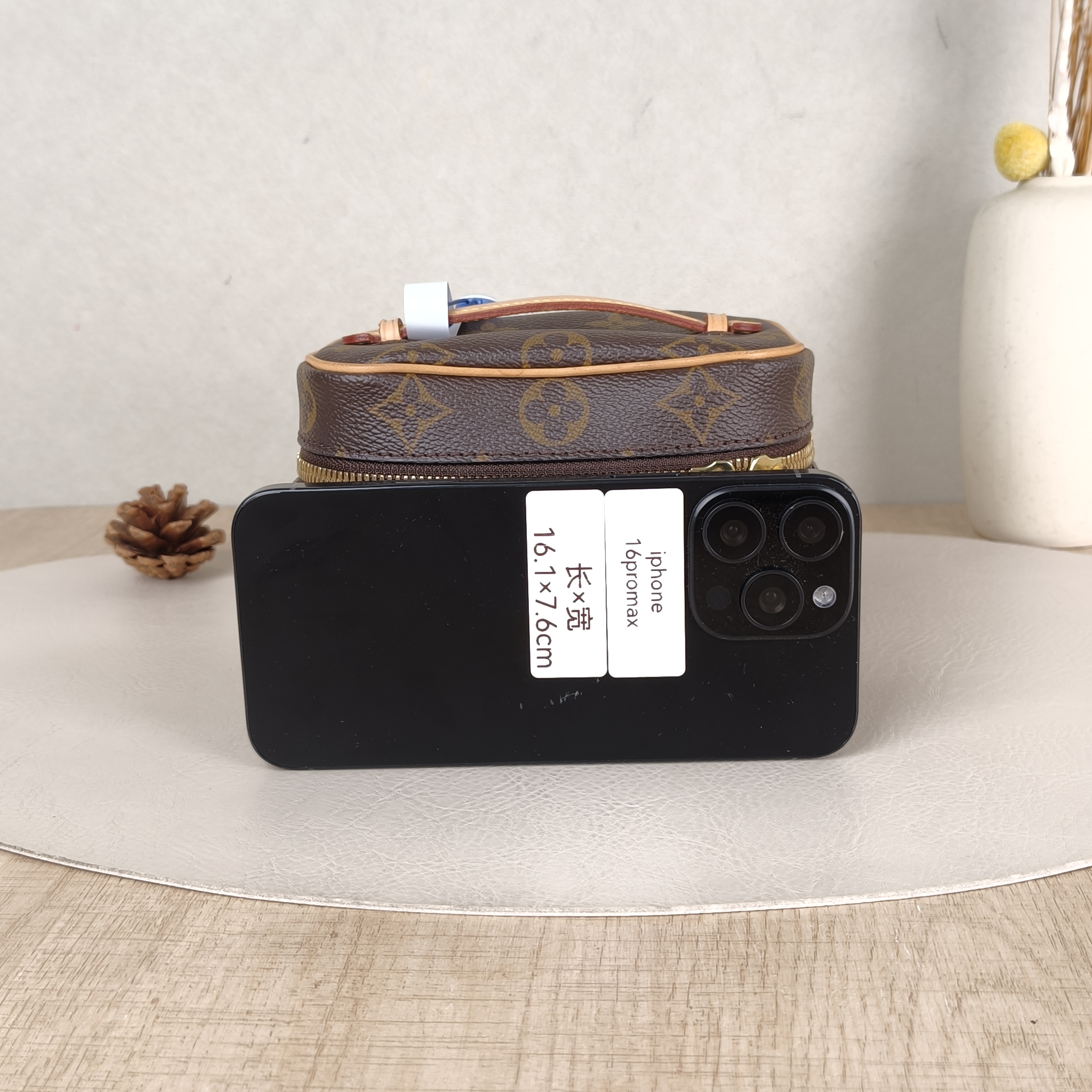 Louis Vuitton Cosmetic Bag NICE Cosmetic Bag Monogram PV Cnano14 × 8.5 × 10.5 cm — cover view 2 of 5