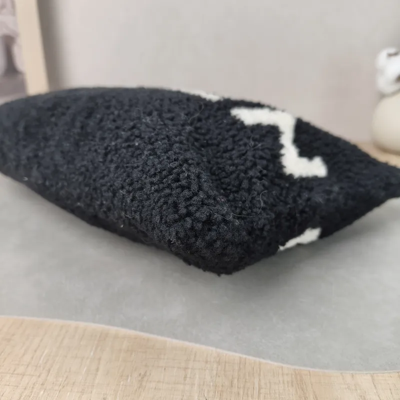 BALENCIAGA Clutch Clutch Black White One Size 33*23 — detail view 8 of 10