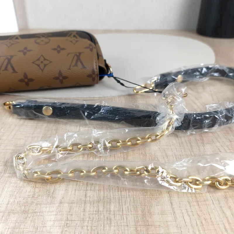 Louis Vuitton Crossbody Bag IVY Monogram PVC Small 23.5 × 4.3 × 12 cm — detail view 12 of 13