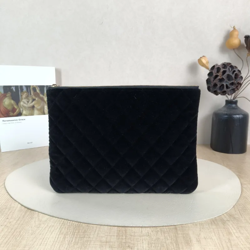 Chanel Clutch Clutch Black One Size28*20 — cover view 3 of 6