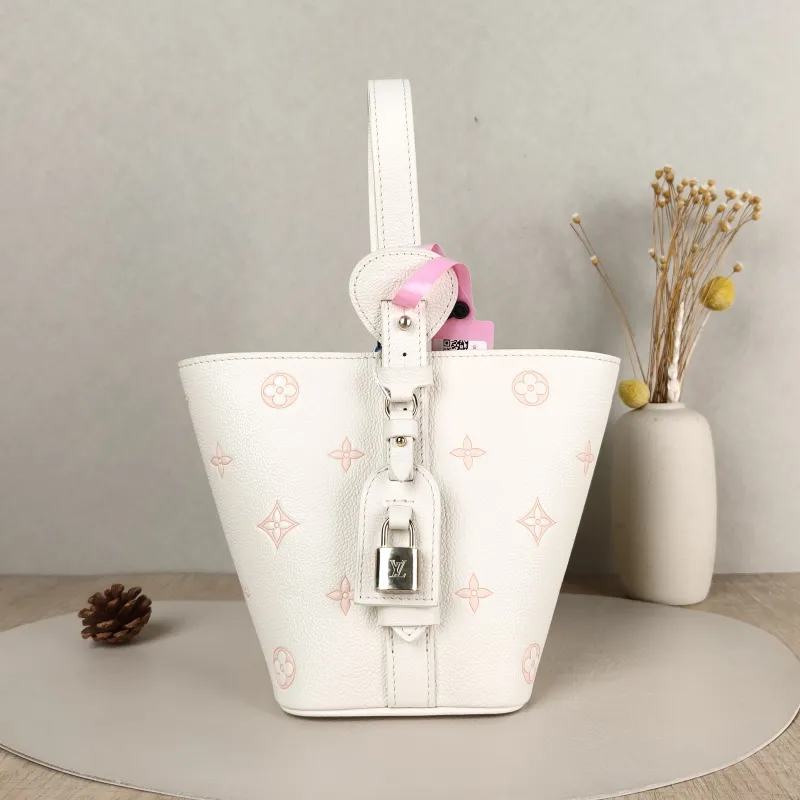 Louis Vuitton Top Handle Bag ALL IN BB White · Pink Calfskin BB16 × 12 × 18 cm