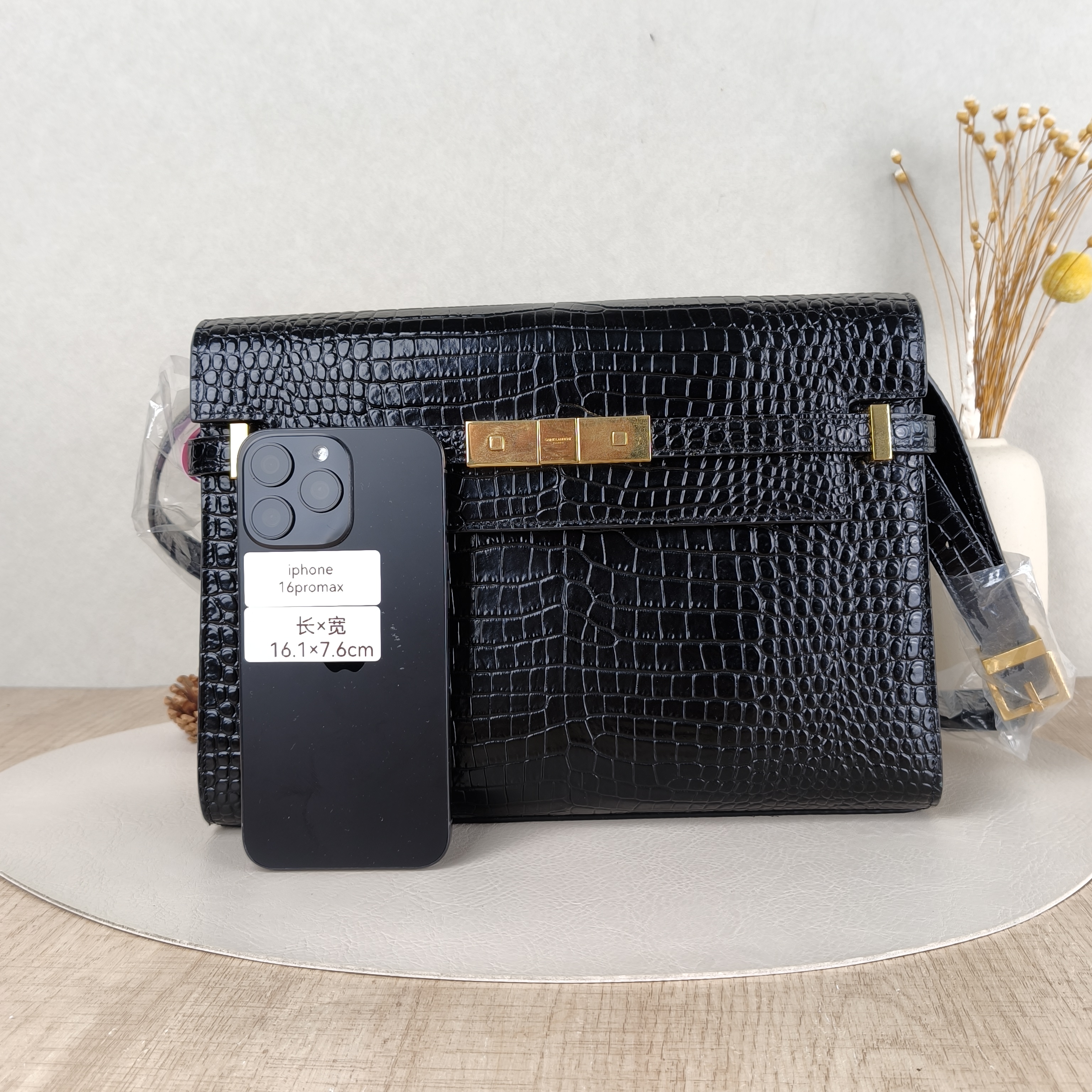 SAINT LAURENT Shoulder Bag MANHATTAN Black Calfskin Medium29 × 7.5 × 20 cm — cover view 5 of 5