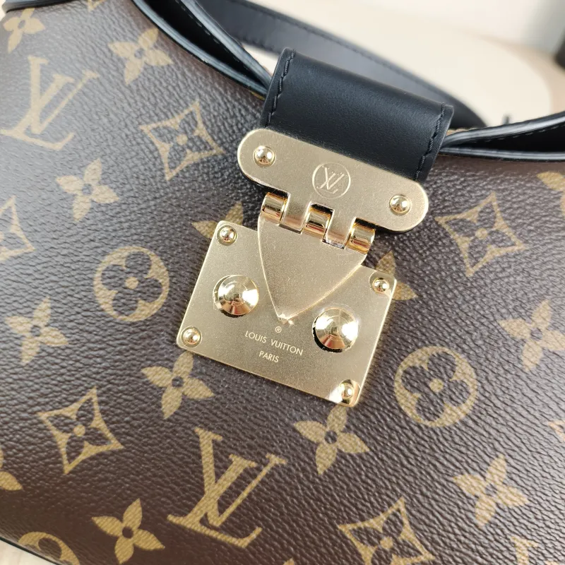 Louis Vuitton Crossbody Bag Twinny Monogram PVC One Size 29 × 9 × 19 cm — detail view 4 of 10