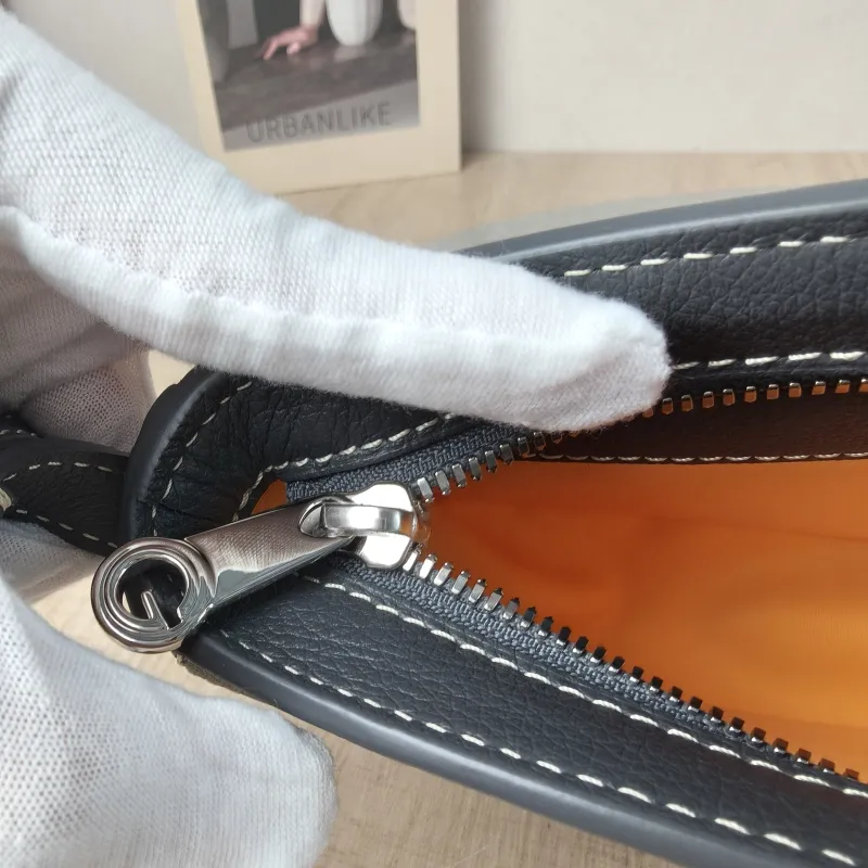 GOYARD Crossbody Bag Hirondelle Grey ine Canvas One Size 25 × 6 × 17 cm — detail view 9 of 12