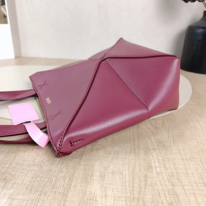 LOEWE Crossbody Bag Puzzle Fold Shopping Tote Calfskinmini16.5 × 9.5 × 20 cm — detail view 4 of 12